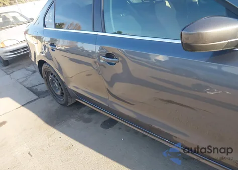 2017 Volkswagen Jetta 1.4T S z USA, uszkodzony, nr VIN 3VW2B7AJ4HM288310